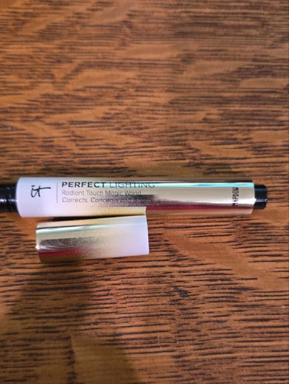 IT Cosmetics Perfect Lighting Radiant Touch Magic Wand - Radiant Light